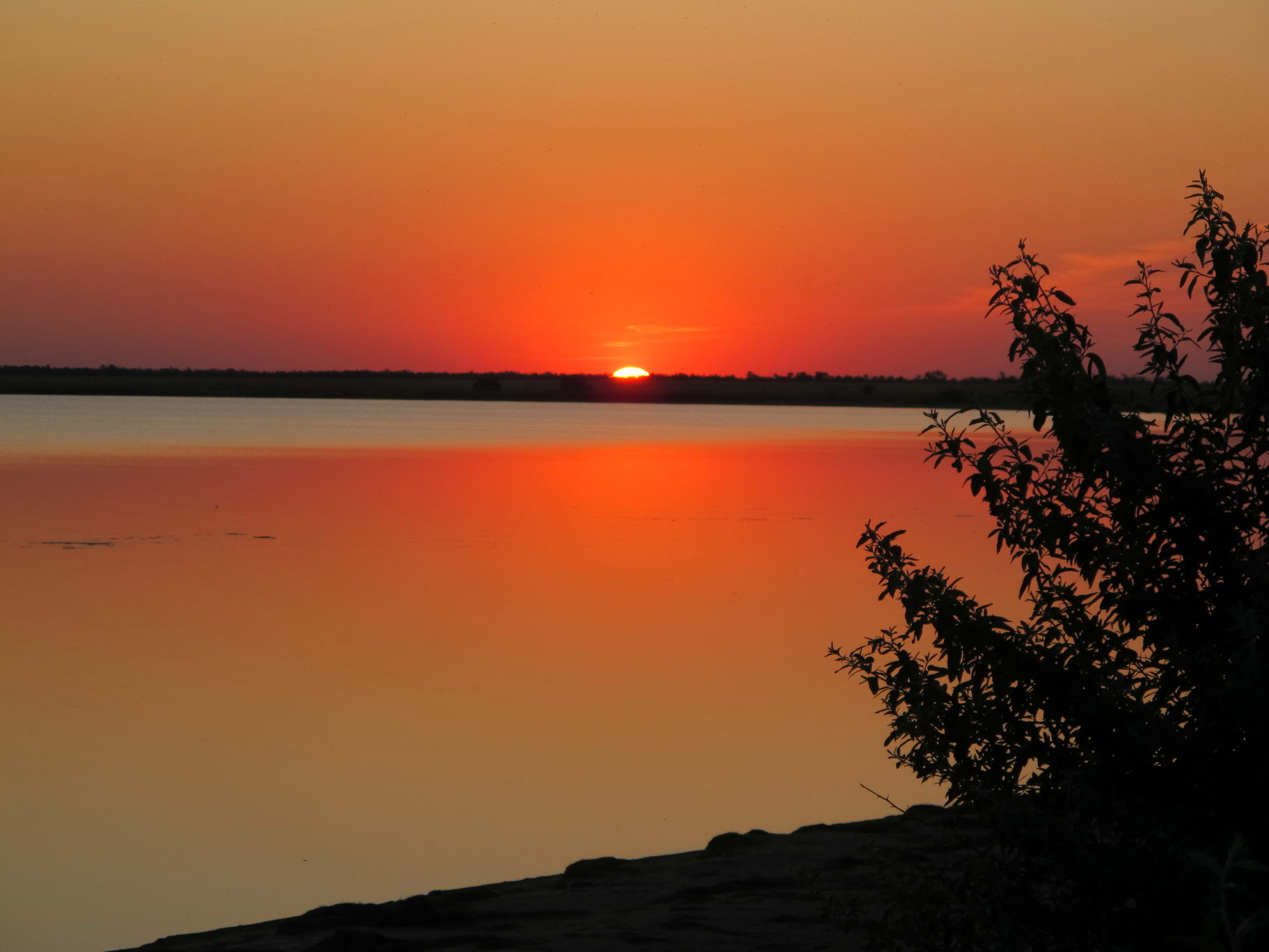 Погода на неделю степном озере. Степное озеро Алтайский край. Степное озеро вечером. Озеро меробнлита в Степном озере. Степное озеро Алтайский край Церковь.