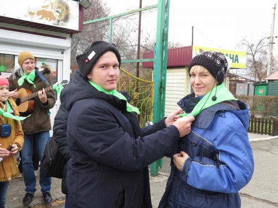 Зоолога Барнаульского зоопарка Ксению Коняеву принимают в ряды зеленых